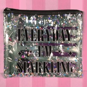 Makeup Bag with 4 makeup brushes included